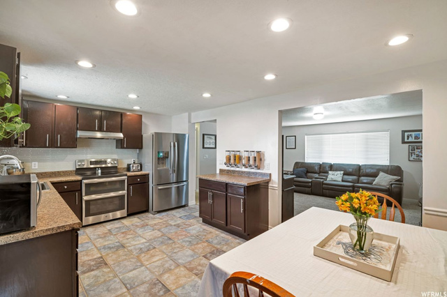 2124 N 2475 W, Clinton, UT 84015 — photo 6