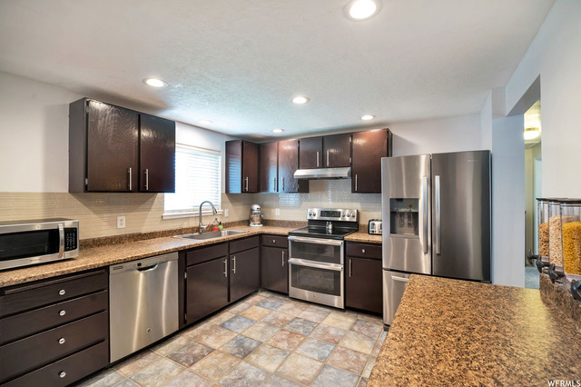 2124 N 2475 W, Clinton, UT 84015 — photo 5