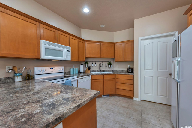 1360 E Old Maple Ct S, Murray, UT 84117 — photo 12