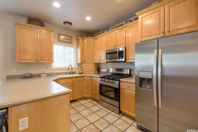 942 N 240 E, American Fork, UT 84003 — photo 10