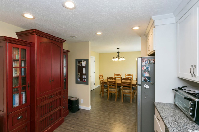 1670 E Ridgemark Dr S, Sandy, UT 84092 — photo 9