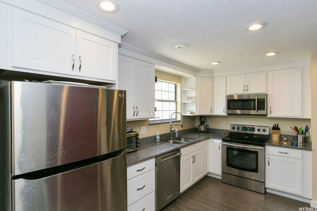 1670 E Ridgemark Dr S, Sandy, UT 84092 — photo 11