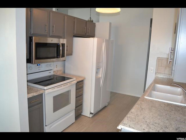 885 S 1650 E #B, Clearfield, UT 84015 — photo 7