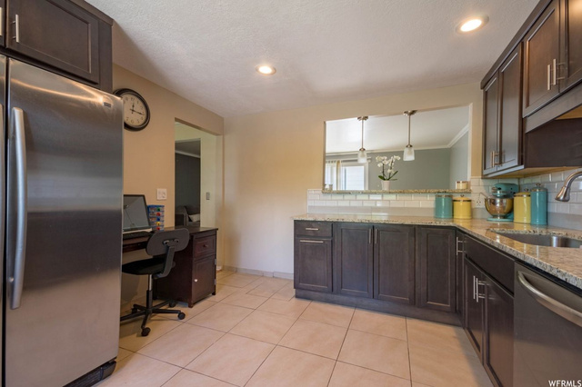 8431 S 1575 E, Sandy, UT 84093 — photo 7
