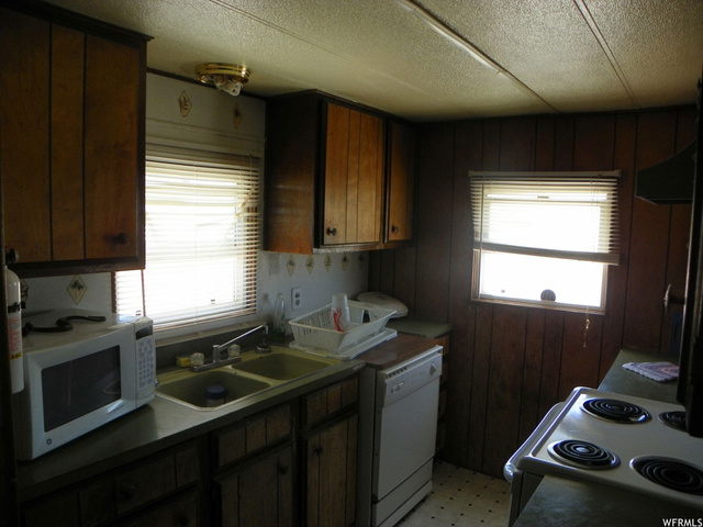 331 E 1400 S, Elsinore, UT 84724 — photo 3