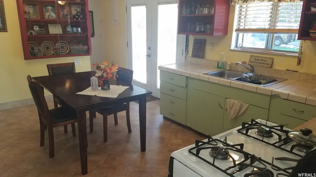 550 E 300 S, Hyrum, UT 84319 — photo 8
