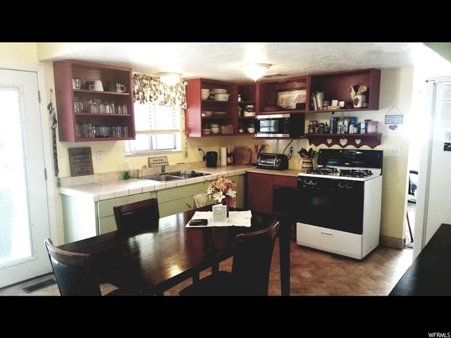 550 E 300 S, Hyrum, UT 84319 — photo 6