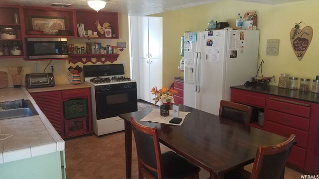 550 E 300 S, Hyrum, UT 84319 — photo 7