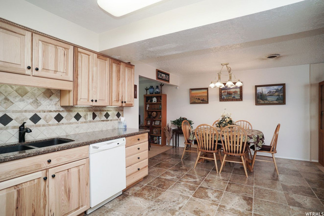 5483 S 925 E, South Ogden, UT 84405 — photo 9