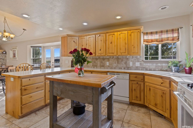 838 S 100 W, Mona, UT 84645 — photo 6