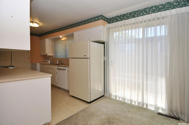 5821 S 2150 W, Roy, UT 84067 — photo 9