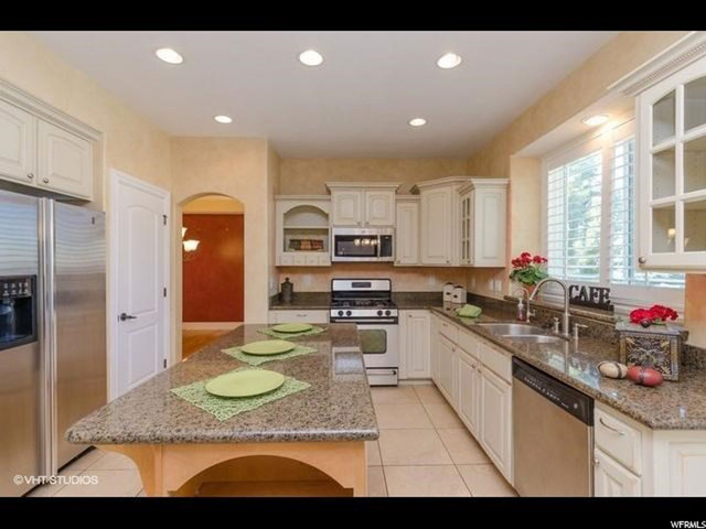 1319 N 2090 W, Clinton, UT 84015 — photo 6
