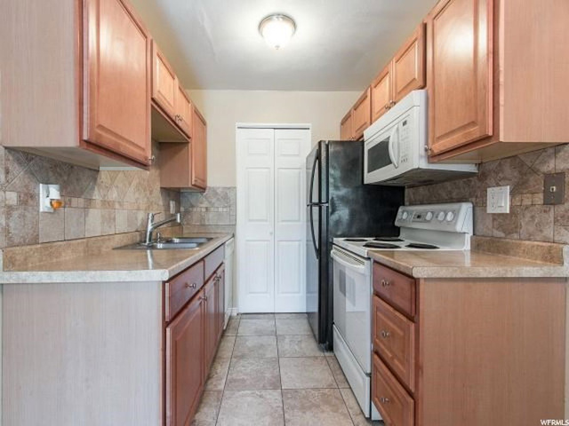 614 E Cobblestone Ln, Midvale, UT 84047 — photo 4