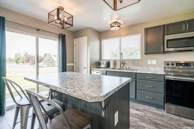 784 S 125 E, Layton, UT 84041 — photo 11