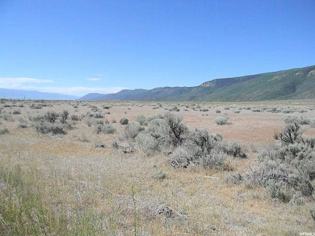 25300 1 E N Fountain Green, Utah (A2136CJ) This property is in an ideal advertising spot just north of Fountain Green. It's also a great location for spotting deer and elk. It is not buildable at this time. All offers will be considered.