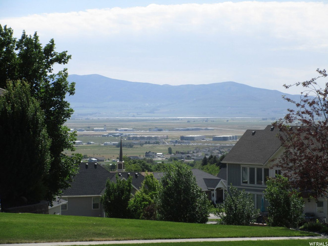 745 Bluff St #24, Hyde Park, UT 84318 — photo 8