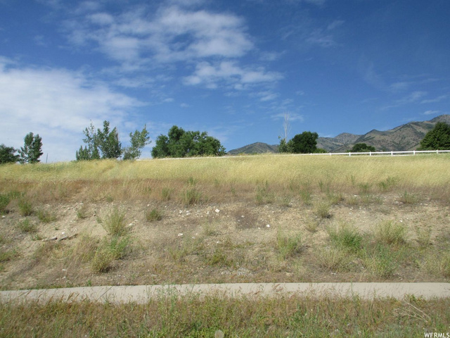 745 Bluff St #24, Hyde Park, UT 84318 — photo 2