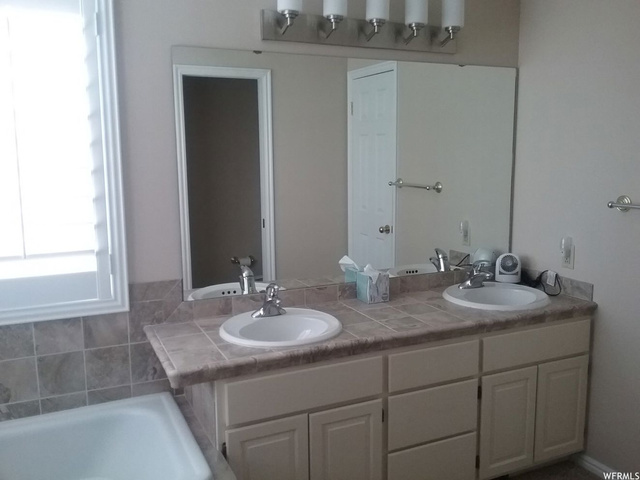 2116 N Joni Dr E, Layton, UT 84040 — photo 9