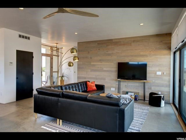 902 E Torrey Breaks Rd N, Torrey, UT 84775 — photo 5