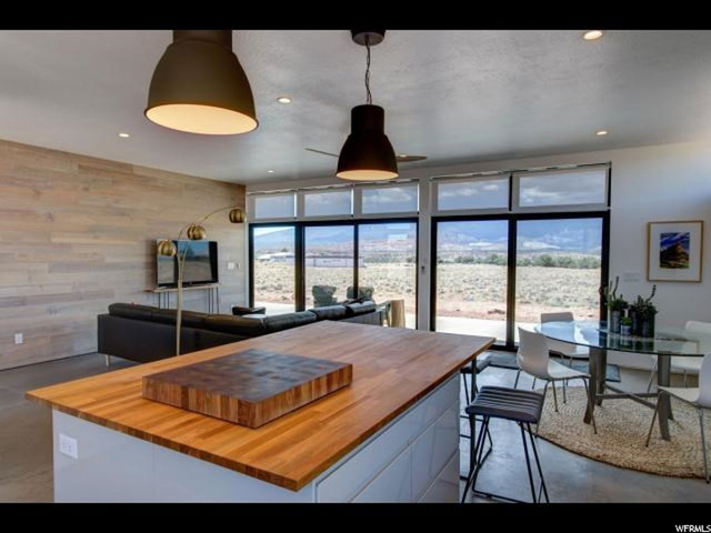 902 E Torrey Breaks Rd N, Torrey, UT 84775 — photo 9