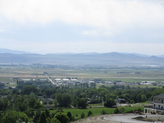 86 S 950 E #11, Hyde Park, UT 84318 — photo 10