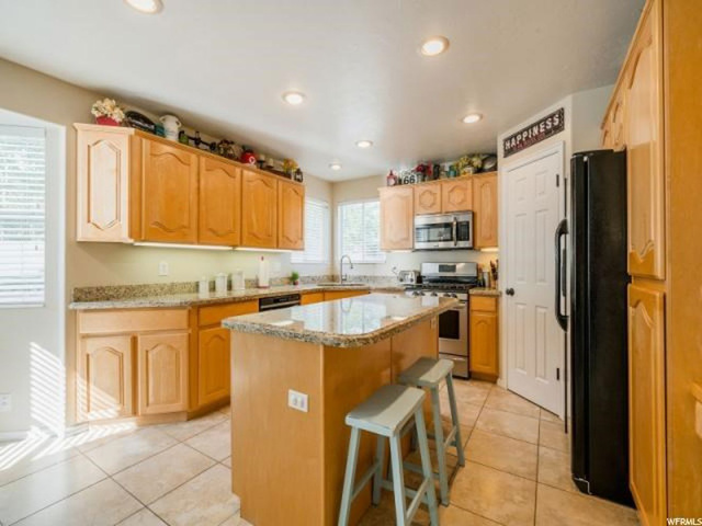 259 E Shadowbrook Ln, Kaysville, UT 84037 — photo 7