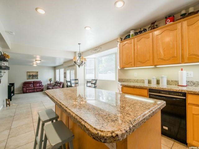 259 E Shadowbrook Ln, Kaysville, UT 84037 — photo 9