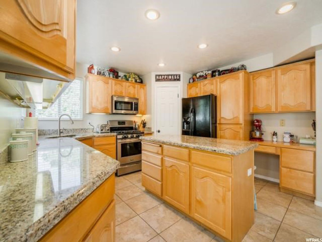 259 E Shadowbrook Ln, Kaysville, UT 84037 — photo 6