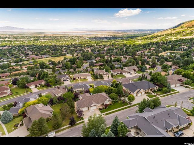 618 Brentwood Ln, Bountiful, UT 84010 — photo 10