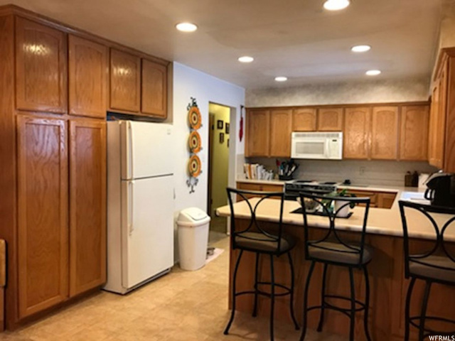 2185 Elaine Dr, Bountiful, UT 84010 — photo 2