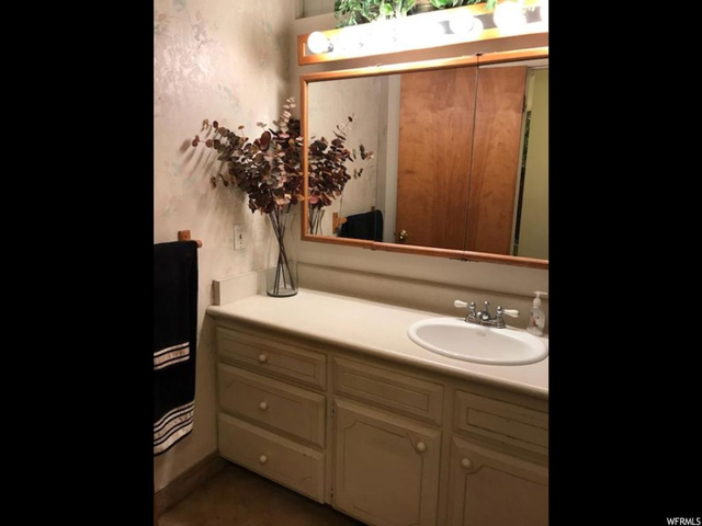 2185 Elaine Dr, Bountiful, UT 84010 — photo 8