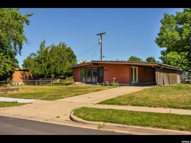 561 E Wasatch Dr N, Layton, UT 84041 — photo 2