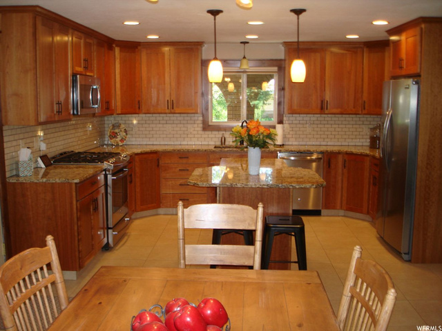 747 Mountain View Dr, River Heights, UT 84321 — photo 2