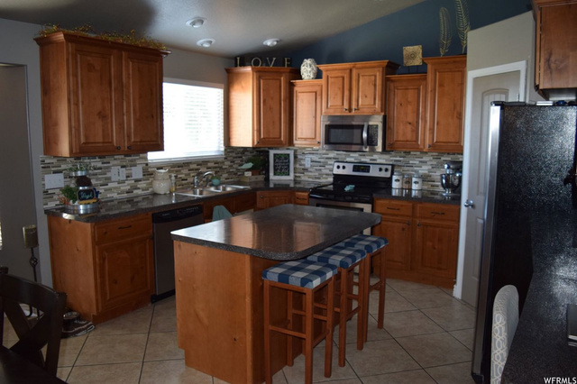 659 W 25 N, Clearfield, UT 84015 — photo 7