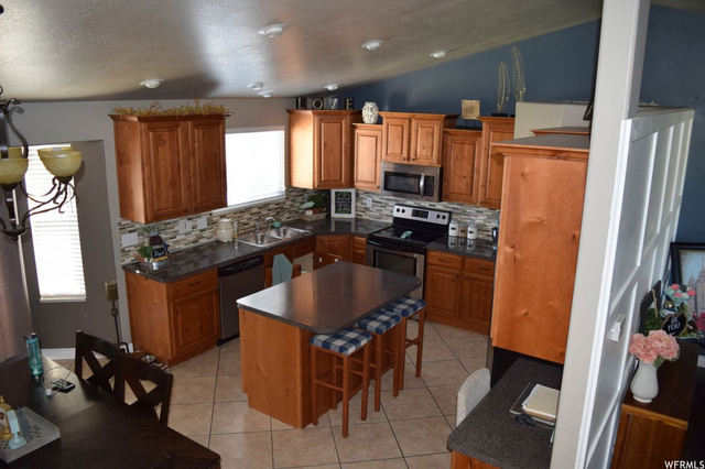 659 W 25 N, Clearfield, UT 84015 — photo 8