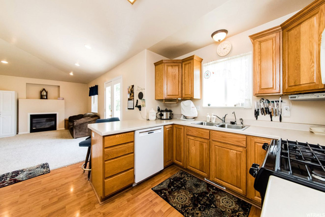 118 W 300 S, Hyde Park, UT 84318 — photo 2