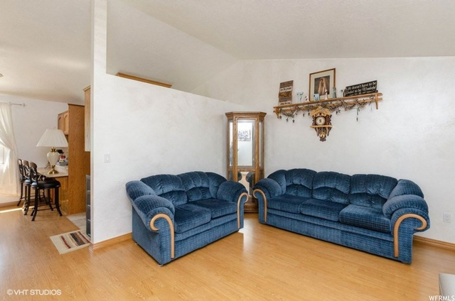 607 W 1000 N, Clinton, UT 84015 — photo 4