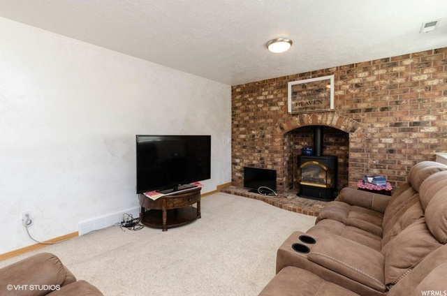 607 W 1000 N, Clinton, UT 84015 — photo 10