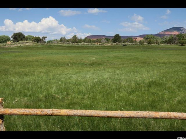 675 E Highway 24 St, Torrey, UT 84775 — photo 2