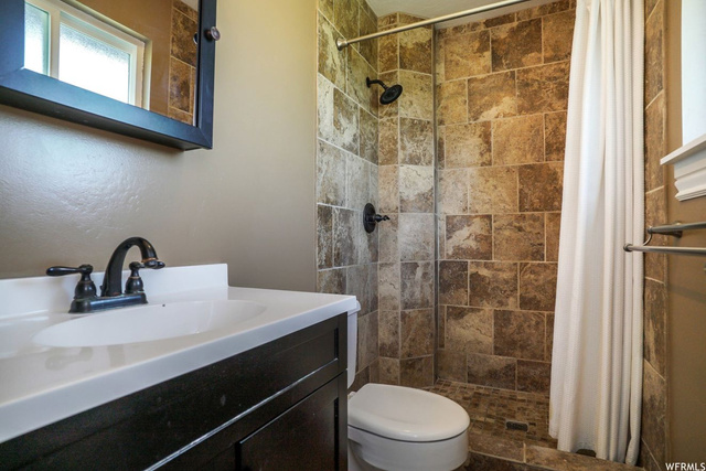 913 N Ash Dr E, Layton, UT 84040 — photo 9