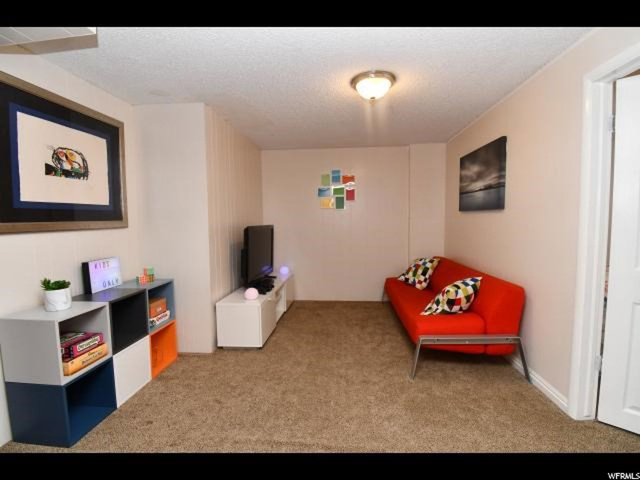 943 S 400 W, Bountiful, UT 84010 — photo 11