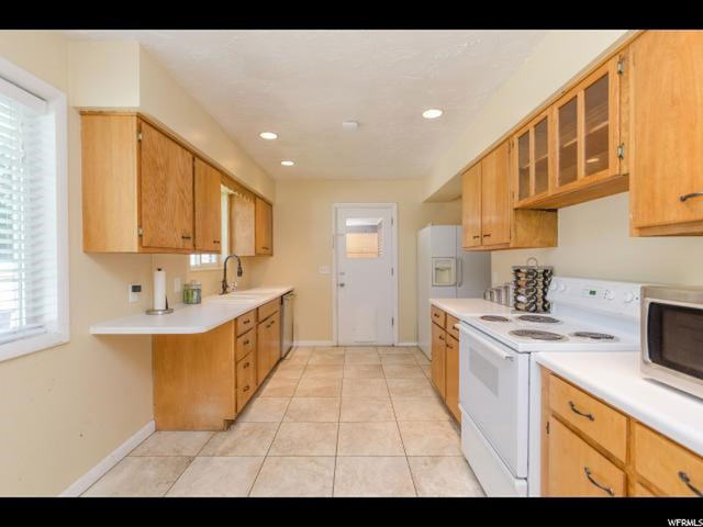 131 E 100 S, Centerville, UT 84014 — photo 8
