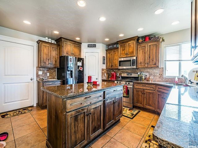 1576 W 1300 N, Clinton, UT 84015 — photo 6