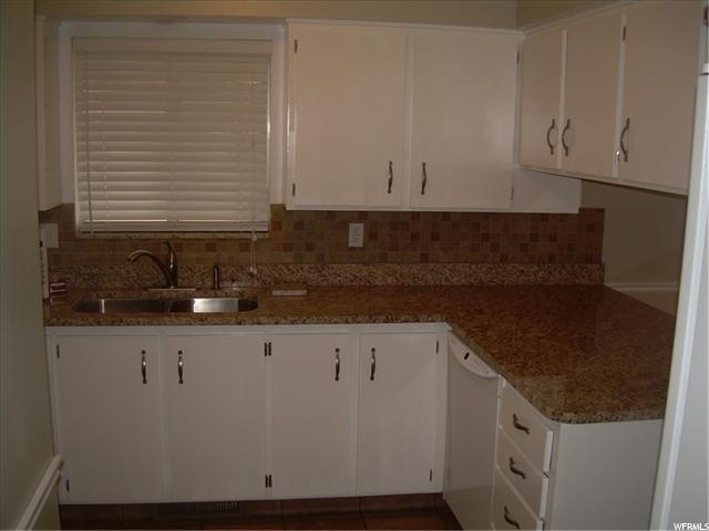 1194 N Kimberly Dr E, Layton, UT 84040 — photo 2