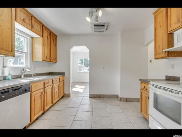 11 E Wilson Ave, Murray, UT 84107 — photo 8