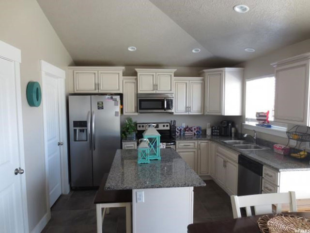1222 E Stanford Dr, Eagle Mountain, UT 84005 — photo 3