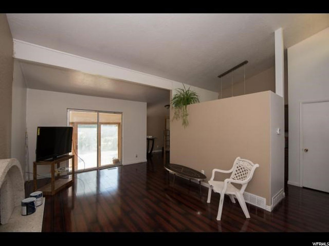 1561 N Emerald Dr E, Layton, UT 84040 — photo 3