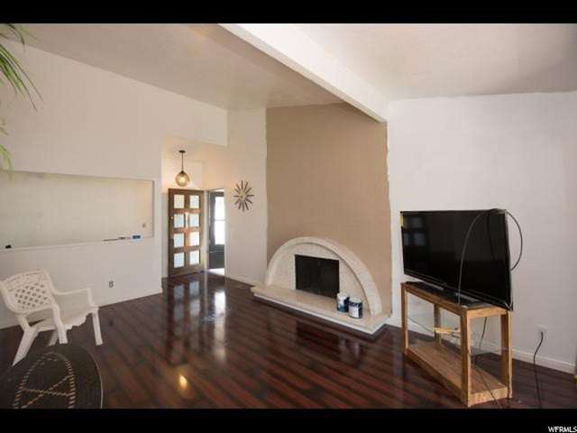 1561 N Emerald Dr E, Layton, UT 84040 — photo 2