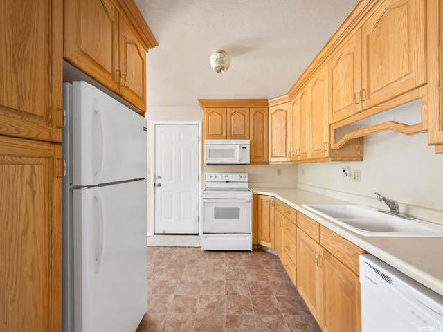 130 E 8000 S, Sandy, UT 84070 — photo 8
