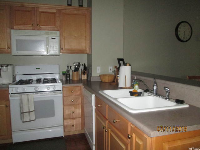 988 S Courtyard E, Centerville, UT 84014 — photo 3